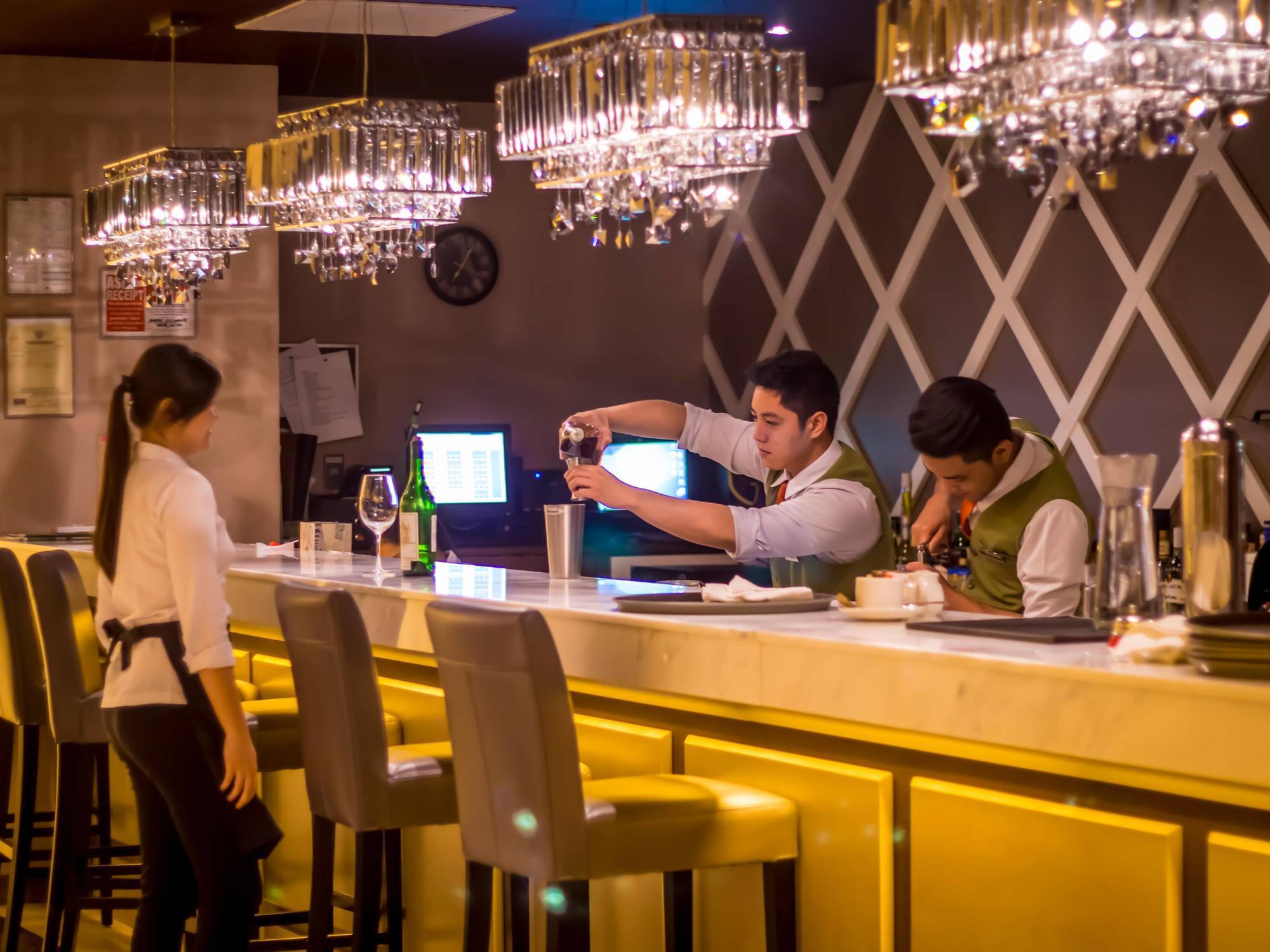 Royce Hotel&Casino Clark Field Eksteriør billede